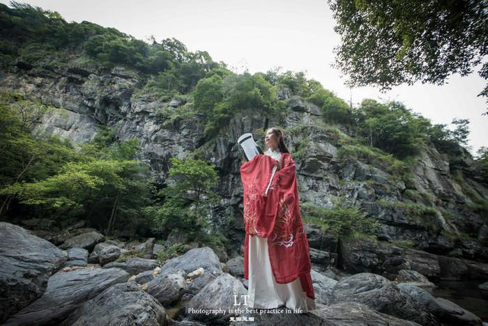 老匠人感慨“杆秤时代落幕” 一众热心网友来帮他“找门路”