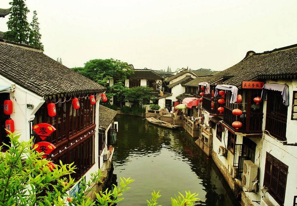 贵州落马贪官自述：建了个400人的群发自己的工作场景，要求实时更新